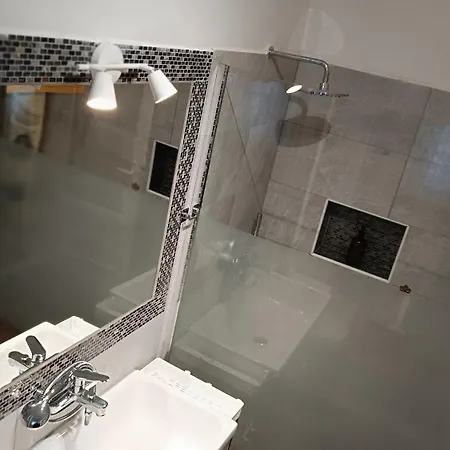 Βίλα La Graziosa In Wifi Parcheggio Gratuito Self Check-in Zona Guercio *